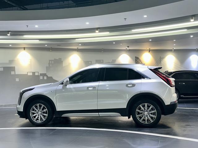 Cadillac XT4