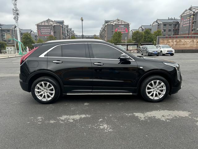 Cadillac XT4