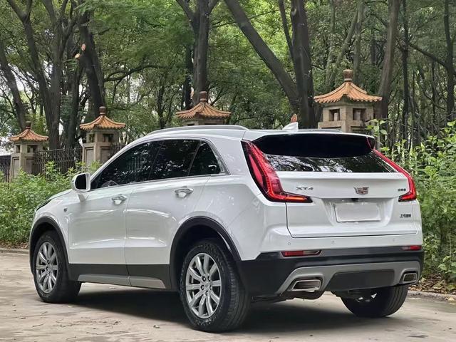 Cadillac XT4