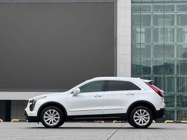 Cadillac XT4