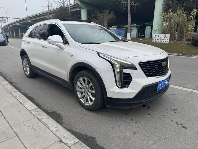 Cadillac XT4