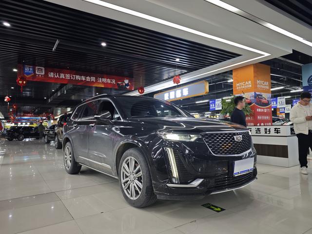 Cadillac XT6