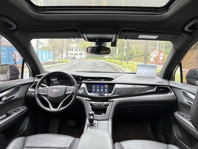 Cadillac XT6