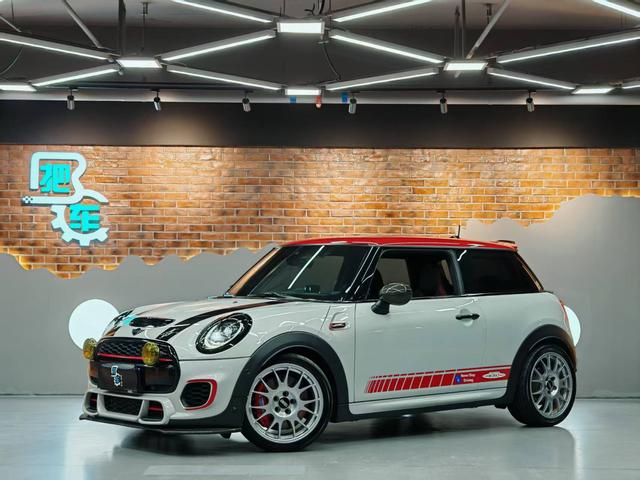 MINI JCW