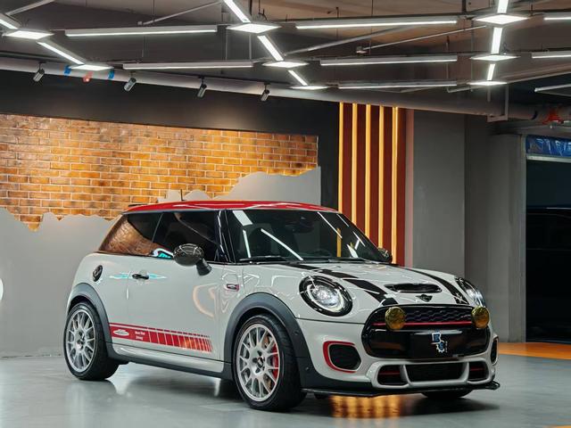 MINI JCW