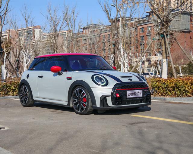 MINI JCW