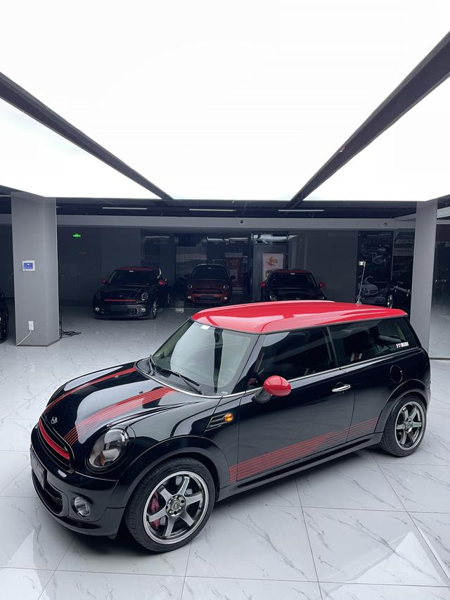 MINI CLUBMAN