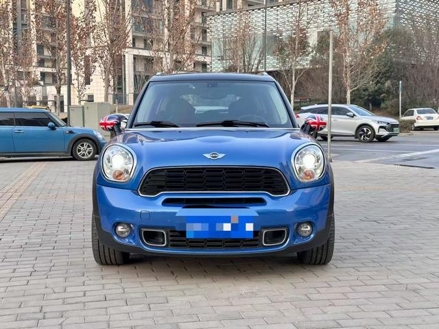 MINI COUNTRYMAN