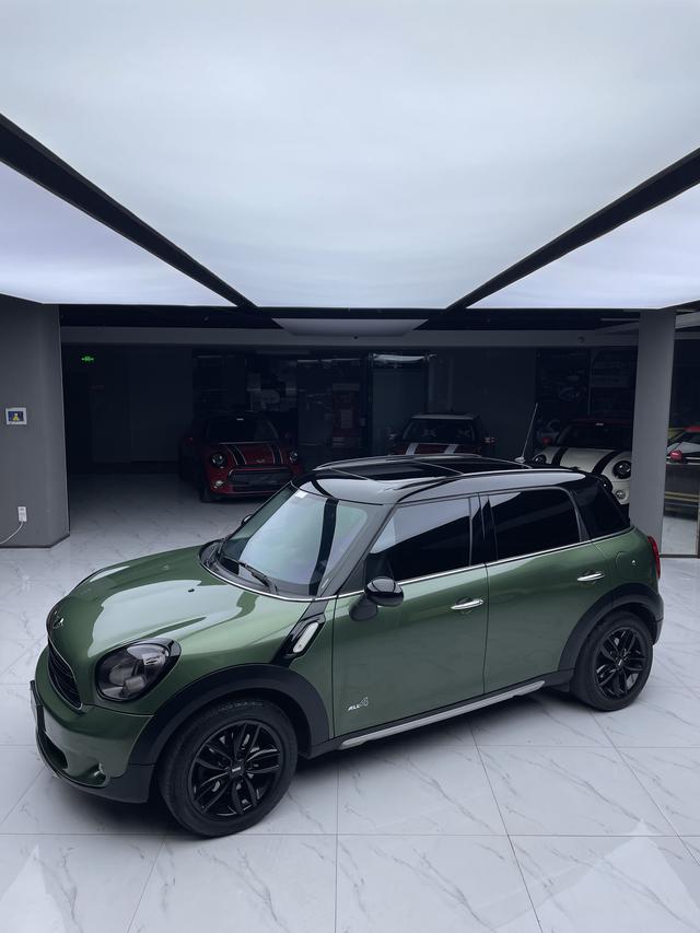 MINI COUNTRYMAN