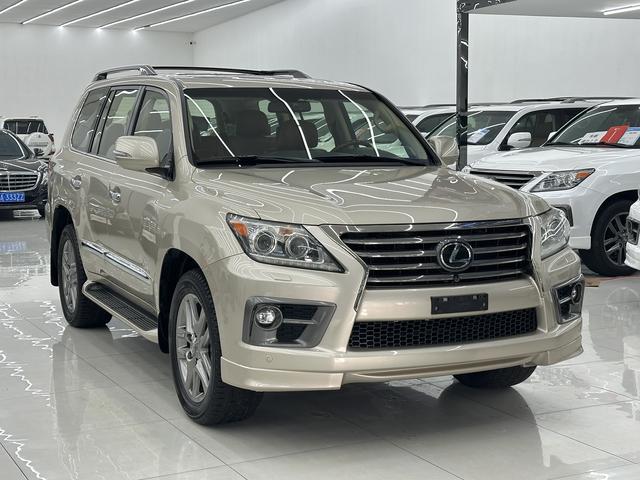 Lexus LX