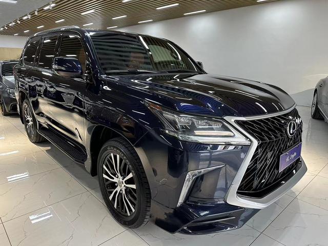 Lexus LX