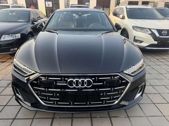 Audi A7L