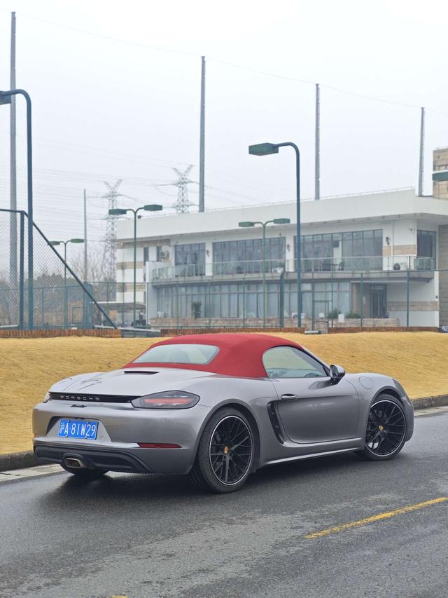 Porsche 718