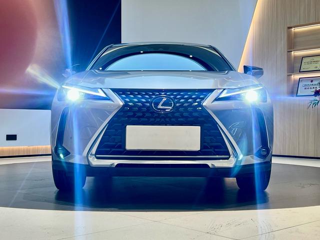 Lexus UX EV