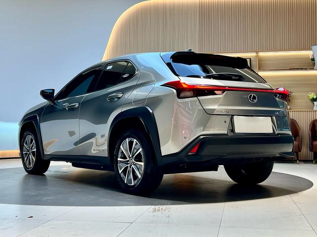 Lexus UX EV