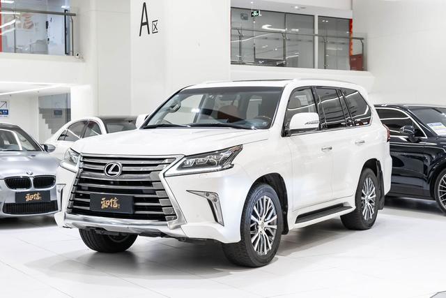 Lexus LX