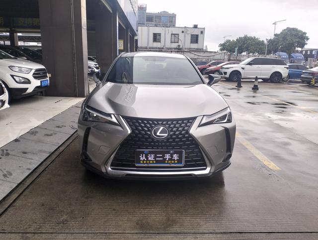 Lexus UX