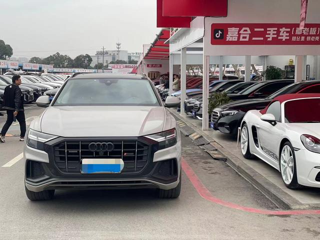 Audi Q8