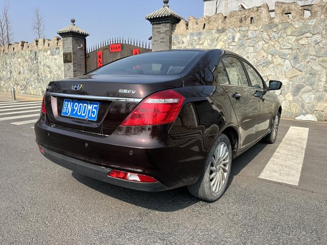 Geely Emgrand EV