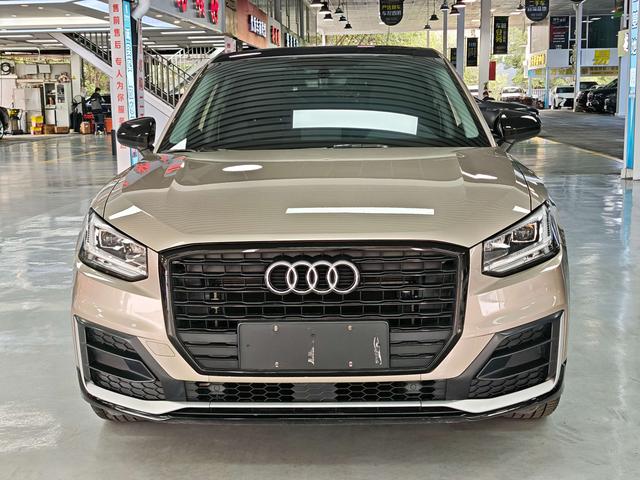 Audi Q2L