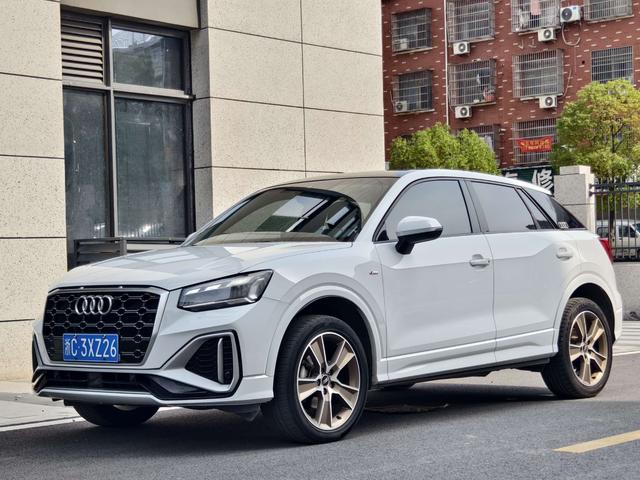 Audi Q2L