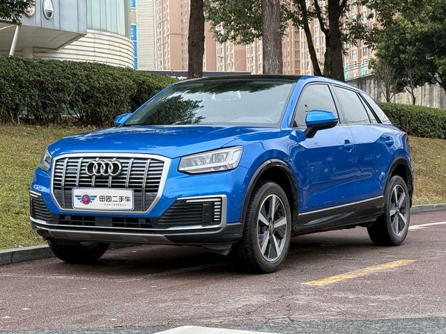 Audi Q2L e-tron