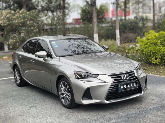 Lexus IS