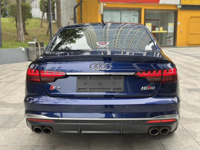 Audi S4