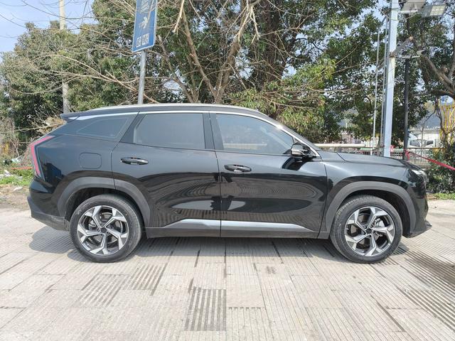 Geely Atlas L