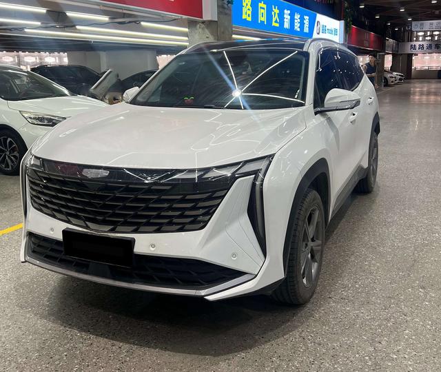 Geely Atlas L