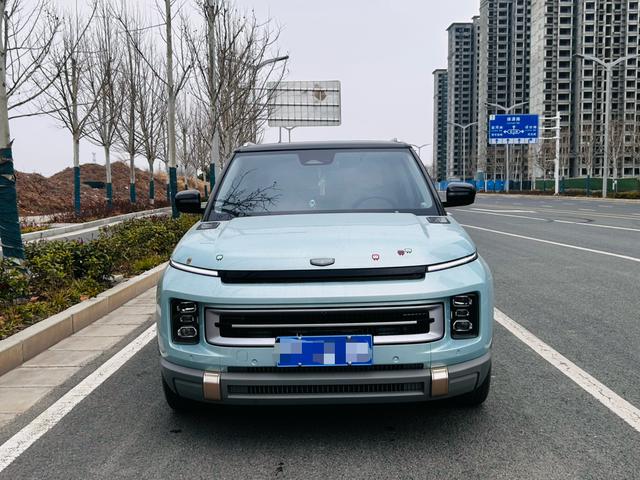 Geely ICON