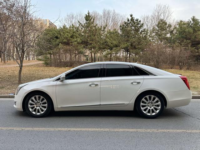 Cadillac XTS