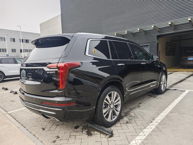 Cadillac XT6