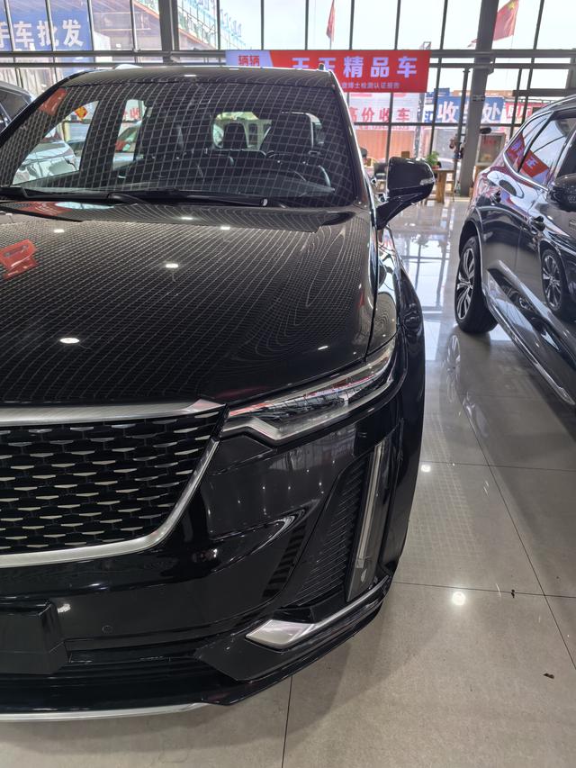 Cadillac XT6