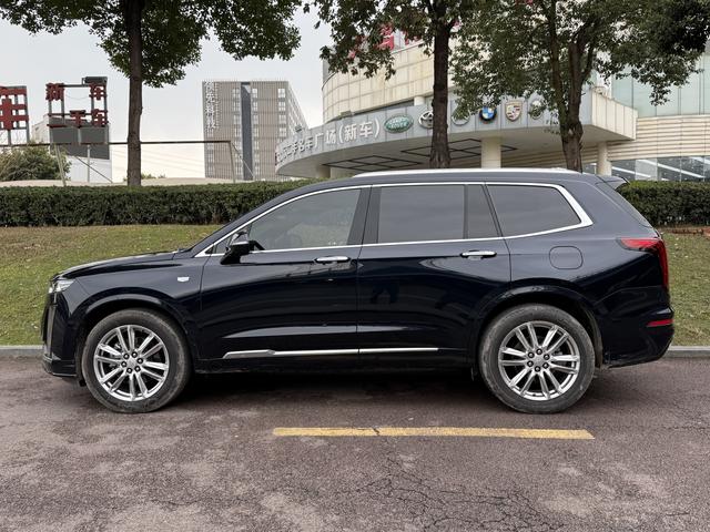 Cadillac XT6