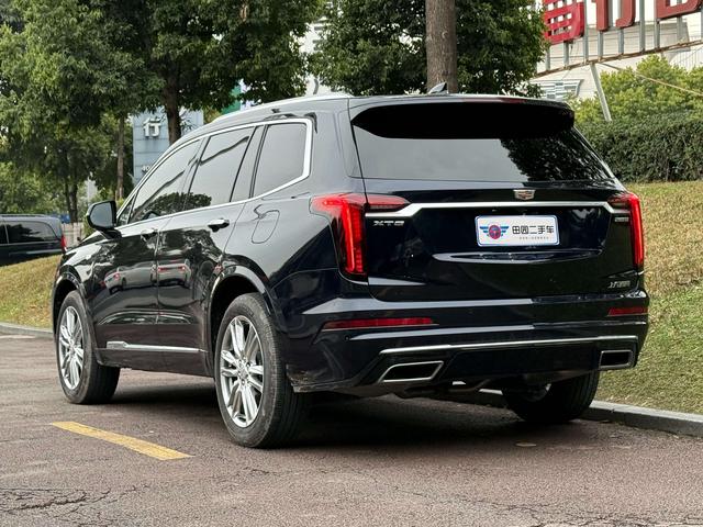 Cadillac XT6