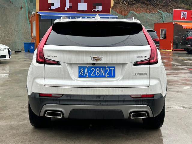 Cadillac XT4