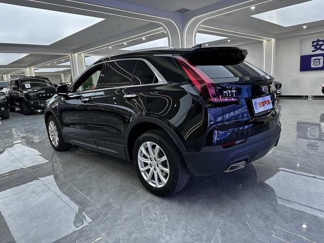 Cadillac XT4