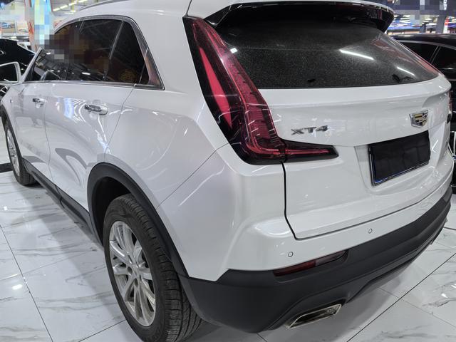 Cadillac XT4