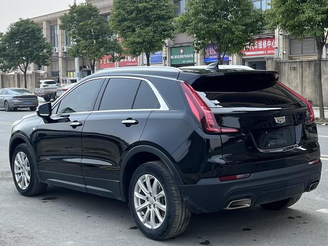 Cadillac XT4