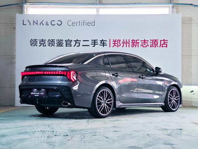 Lynk & Co 03