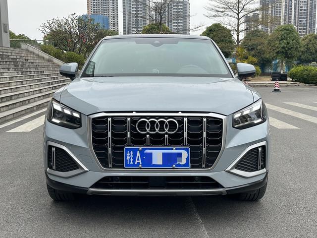 Audi Q2L