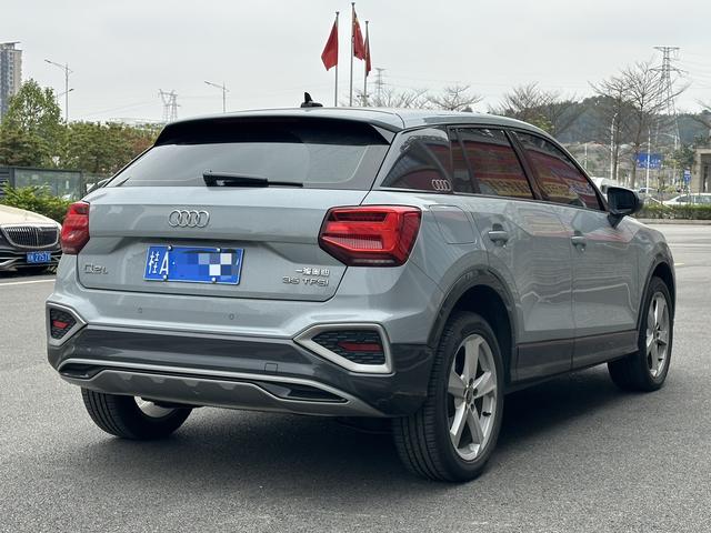 Audi Q2L