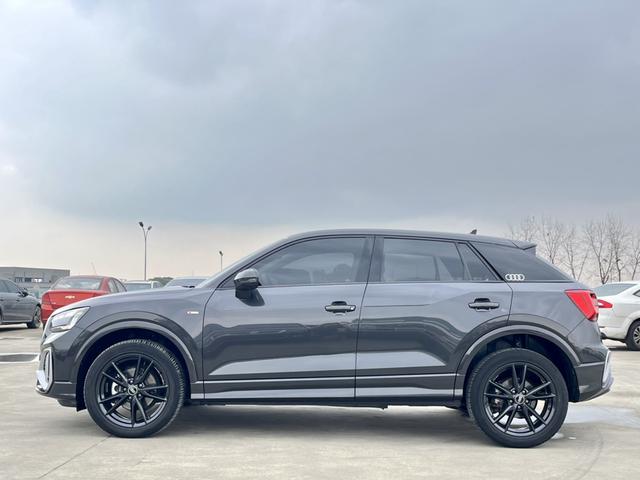 Audi Q2L