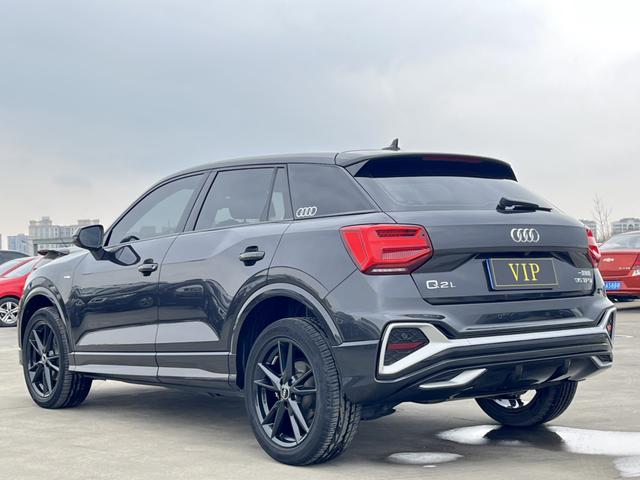 Audi Q2L