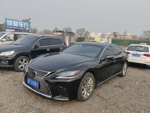 Lexus LS