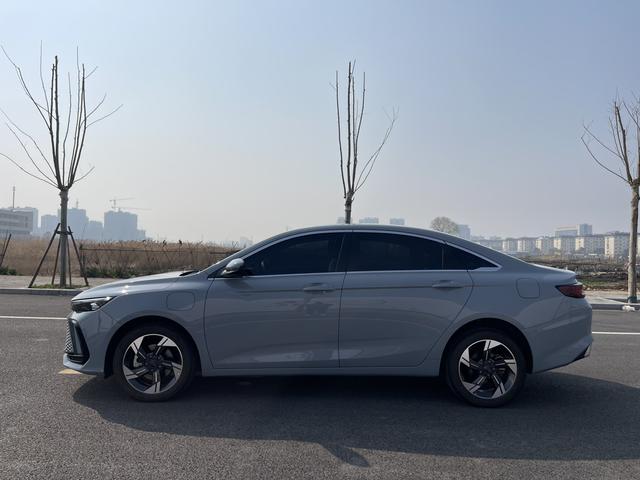 Geely Emgrand L HiP