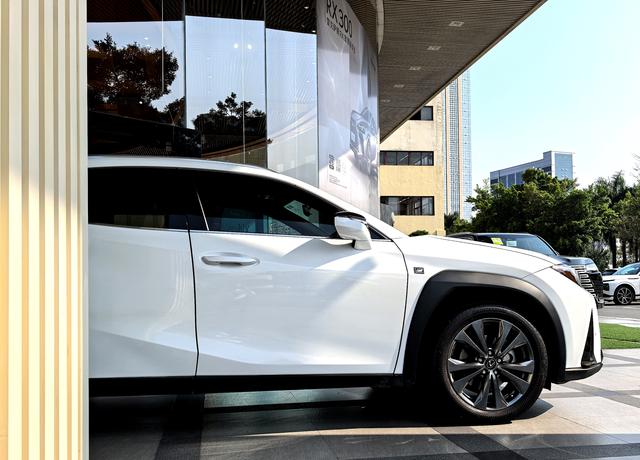 Lexus UX