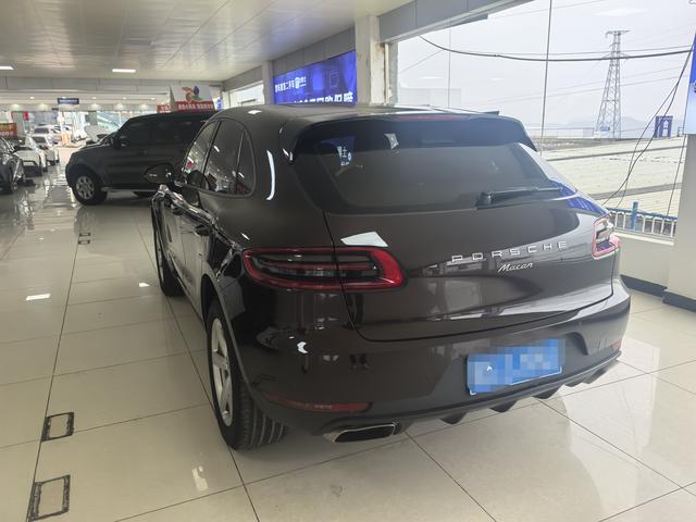 Porsche Macan