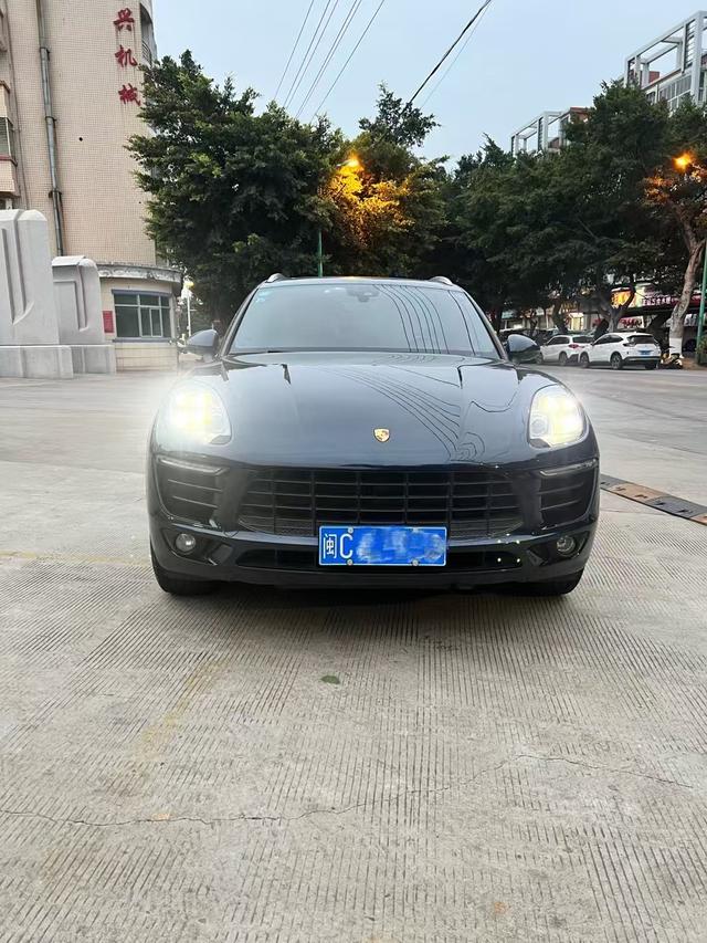 Porsche Macan